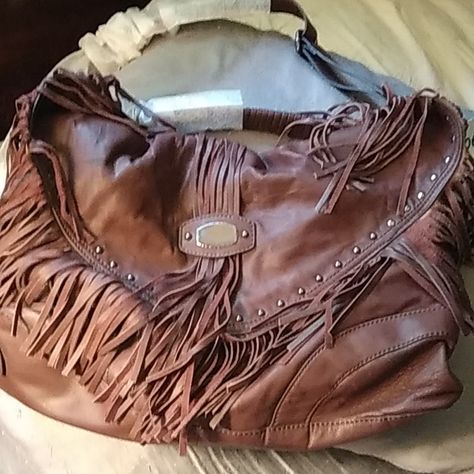 Nwt Hype Leather Fringed Shoulder Bag .3 Slip Pockets,1 Zip.2 Adjustable Straps,Short Leather Wrapped Detail. Bag With Metal Nail Head Trim,No Major Issues,Stored In Dust Bag Hype Bags, Oversized Purse, Leather Fringe Bag, Green Tote Bag, Elegant Hats, Quilted Purses, Boho Purses, Genuine Leather Purse, Overnight Bags