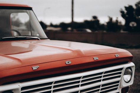 Truck Photography Ideas, Old Trucks Vintage Aesthetic, Old Ford Truck Aesthetic, Ford Truck Aesthetic, Old Truck Aesthetic, Trucks Aesthetic, Trucker Aesthetic, Truck Aesthetic, Old Truck Photography