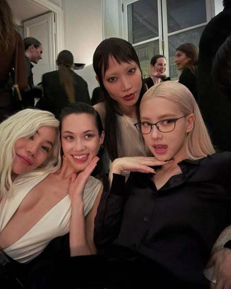 Rosé Ysl, Rosé Ig Update, Rosé Instagram Update, Kiko Mizuhara, Ysl Saint Laurent, Rosé Instagram, Popular Actresses, Alex Perry, All Eyes On Me