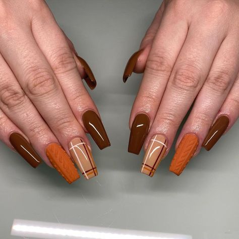 27 Beautiful Fall Nails Perfect for Autumn Days Autumn Sweater Nails, French Autumn Nails, Brown And Orange Nails Fall, Brown And Orange Nails, Orange Nails Fall, Beautiful Fall Nails, French Autumn, Autumn Nail Designs, Autumn Nail