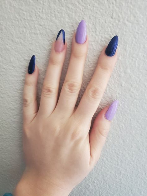 Lavender navy nails fingernails Navy And Lavender Nails, Purple And Navy Blue Nails, Navy Purple Nails, Purple And Navy Nails, Navy And Purple Nails, Lilac And Blue Nails, Engagement Nail Art, Engagement Nail, Navy Nail Art