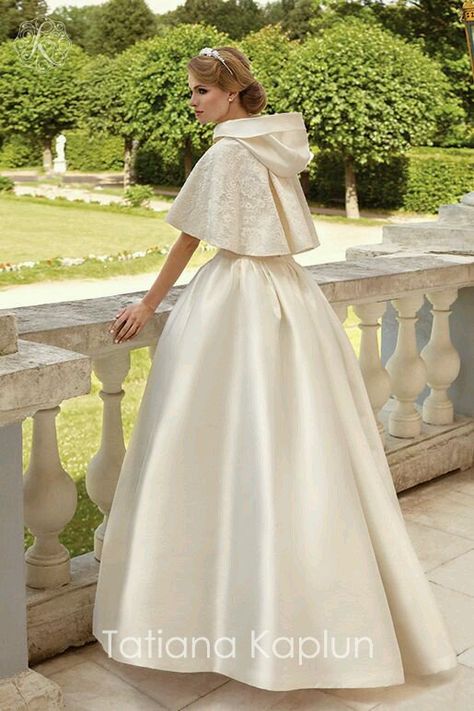 Different Wedding Dresses, Satin Ball Gown, Wedding Dresses Satin, Vestidos Vintage, Modest Wedding Dresses, Elegant Wedding Dress, Dream Wedding Dresses, Gown Wedding Dress, Modest Dresses