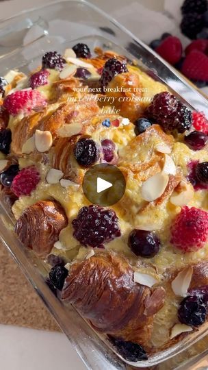 Croissant Bake, Berry Breakfast, Almond Powder, Almond Extract, Breakfast Choices, Breakfast Bake, Breakfast Items, Fun Baking Recipes, Sliced Almonds