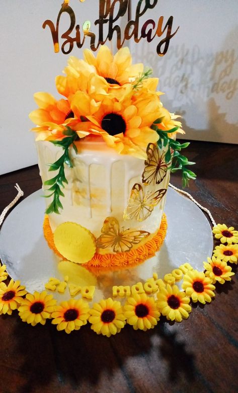 Sunflowers Birthday, 30th Birthday Cake For Women, Sunflower Birthday Cakes, Sunflower Cupcakes, Makeup Cake, Sunflower Birthday, 2 Tier Cake, 30 Birthday Cake