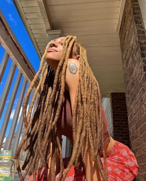 Beaded Locs, Black Women With Locs, Women With Locs, Freeform Dreads, Dreadlock Rasta, Short Loc Styles, Beautiful Dreadlocks, Instagram Ladies, Dreadlock Styles