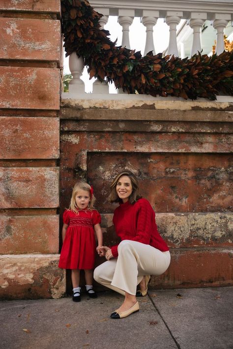 Julia Berolzheimer Outfits, Toddler School Uniforms, Money Aesthetics, Mum Style, Mother Baby Photography, Mom Daughter Outfits, Looks Jeans, Julia Berolzheimer, Atv Riding