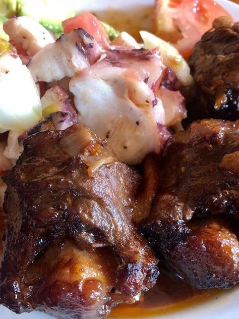 Delicious Fried Oxtail Recipe Oxtail Recipe, Oxtail Recipes, How To Cook Beef, Spanish Food, Learn To Cook, Yummy Appetizers, Pressure Cooking, Stew