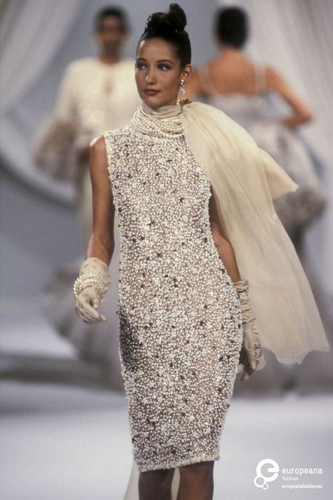 1989 Christian Dior, Autumn-Winter, Couture . Marpessa Hennink, Dior Collection, 90s Runway Fashion, Christian Dior Haute Couture, Dior Haute Couture, Gianfranco Ferre, Christian Dior Couture, Dior Fashion, 1980s Fashion