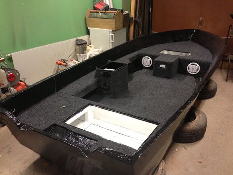 John Boat Ideas, Aluminum Boat Ideas, Mini Bass Boats, Bass Boat Ideas, Jon Boat Project, Jon Boat Ideas, Duck Hunting Boat, Duck Boats, John Boats