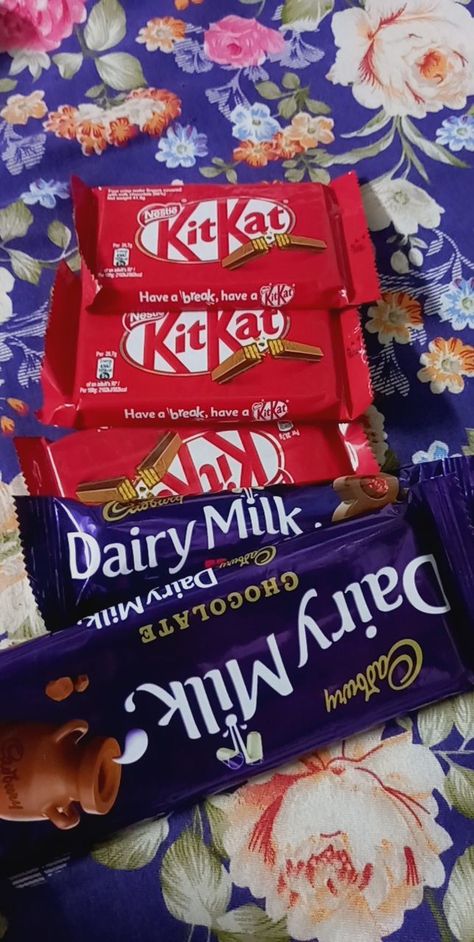 Kitkat Snap Streak, Dairy Milk Chocolate Images, Silk Oreo, Chocolate Tumblr, Cake Story, Chocolate Photos, Chocolate Pictures, Dairy Milk Chocolate, Birthday Quotes Funny For Him