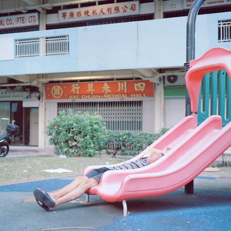 Singapore Art Museum, Narrative Photography, Singapore Art, Rainbow Painting, Ochako Uraraka, Pink Photo, Photographs Of People, Street Photographers, Abstract Photography