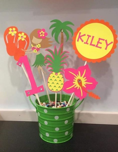 Tropical Table Decorations, Luau Centerpieces, Pineapple Centerpiece, Caribbean Party, Luau Decorations, Tropical Birthday Party, Luau Theme Party, Hawaiian Birthday Party, Hawaiian Birthday