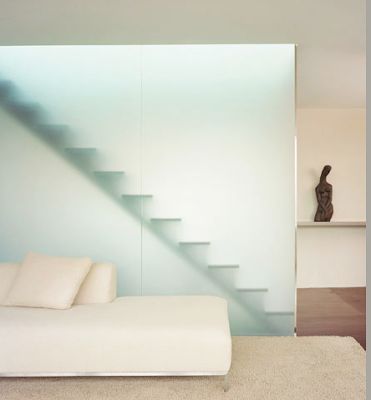 2bmodern Stairway Gallery Wall, Translucent Wall, Glass Architecture, Glass Stairs, Stair Wall, Divider Design, Glass Staircase, Translucent Glass, Glass Partition