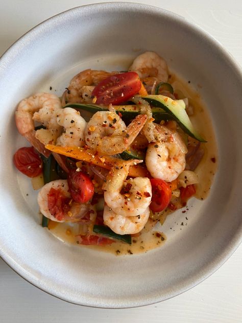 Shrimp Aesthetic, Shrimp Stir Fry, Shrimp Dinner, Healthy Shrimp, Grilled Shrimp, Shrimp Recipes, Healthy Meals, Aesthetic Food, Stir Fry