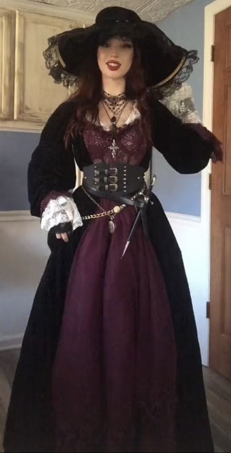 Pirate Woman Aesthetic Outfit, Steampunk Outfits Women Goth, Pirate Princess Dress, Ren Faire Outfits Vampire, Gothic Corset Dress For Medieval Festival Cosplay, Vampire Style Cosplay Dress For Fall, Gothic Witch Costumes, Goth Pirate, Pirate Outfit Aesthetic