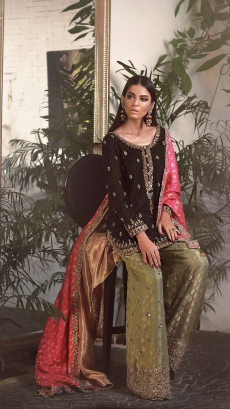 Sufi Night, Casual Bridal Dress, Traditional Indian Dress, Pakistani Wedding Outfits, Pakistani Fashion Party Wear, Pakistani Fancy Dresses, Salwar Kamiz, Desi Clothes, Traditional Indian Outfits