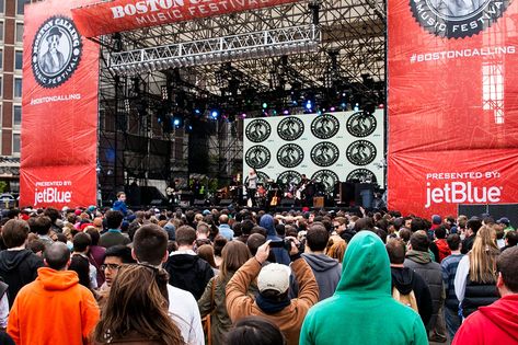 9 Laid-Back Looks We Loved at Boston Calling This Weekend - Racked Boston Boston Calling Music Festival, Boston Calling Music Festival Outfit, Boston Calling Outfit, Boston Calling, Consumer Culture, The Shins, Music Festival Outfits, Marina And The Diamonds, Music Festival Outfit