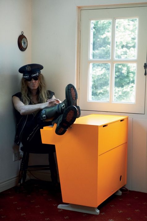 Julian Cope and mellotron at home in Yatesbury, Wiltshire, September 2009. Julian Cope, Nyc Loft, Punk Art, The Wire, Liverpool, Photo Gallery, Photo Galleries, Arch, Music Instruments