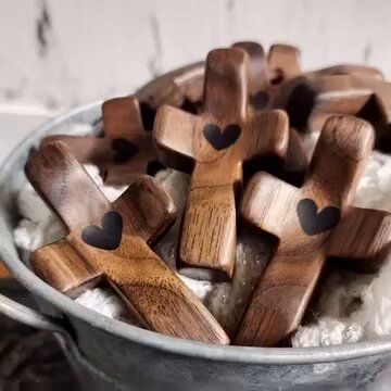 Xefori (@Xeforistore) on X Heart Statue, Tung Oil Finish, Olive Wood Cross, Encouragement Gift, Cross Gift, Encouragement Gifts, Wood Crosses, Wooden Cross, Wall Crosses