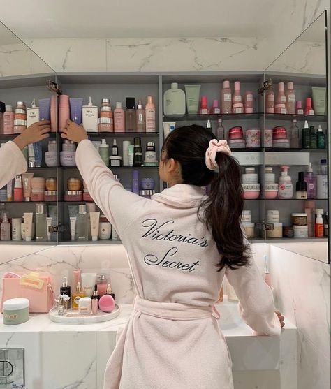 𝑅𝑒𝒾𝓃𝒶 🌸 on X Pink Lifestyle, Pink Life, Vogue Beauty, Healthy Girl, Pink Girly Things, Healthy Lifestyle Inspiration, Princess Aesthetic, Feminine Energy, Just Girly Things