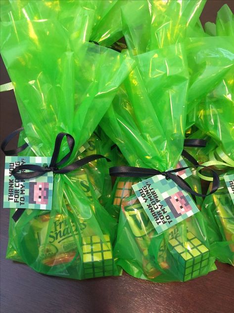 Minecraft Favors, Minecraft Themed Birthday Party, Minecraft Birthday Decorations, Minecraft Party Favors, Diy Minecraft Birthday Party, Minecraft Party Decorations, Minecraft Theme, Video Games Birthday Party, Diy Minecraft