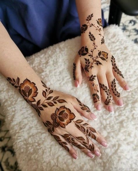 Mehndi Snapchat, Arabic Henna Designs, Henna Tattoo Designs Hand, Mehndi Designs Bridal Hands, Latest Henna Designs, Very Simple Mehndi Designs, Simple Mehndi Designs Fingers, Modern Mehndi Designs, Stylish Mehndi Designs