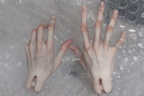 Doll Aesthetic, Hand Drawing Reference, Art Dolls Handmade, Poses References, Doll Tutorial, Body Reference, Anatomy Reference, Doll Repaint, Pretty Dolls