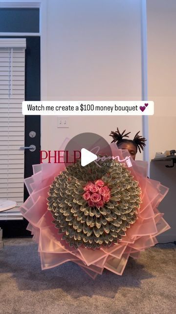 Phelps Room Designs on Instagram: "Make this $100 money bouquet with me 🥰💕💵 #phelpsroomdesigns #romantic #bouquet #moneybouquet #rosebouquet" 15 Flower Bouquet, Flower Arrangements With Money, Quince Money Bouquet, Cute Money Bouquet, Bouget Flower Money, 50 Dollar Money Bouquet, Big Money Bouquet, Dollar Roses Bouquet, Bouquet Flores