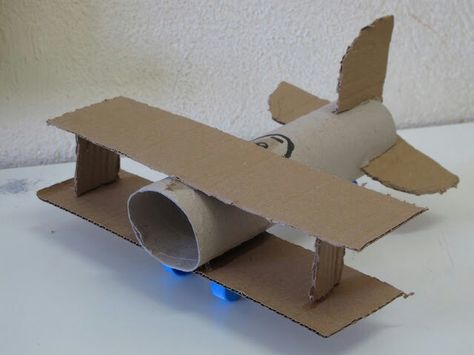 Diy Airplane Crafts, Cardboard Airplane, Airplane Diy, Cardboard Crafts Kids, Airplane Crafts, Recycled Crafts Kids, Toy Ideas, Toilet Paper Roll Crafts, Paper Roll Crafts