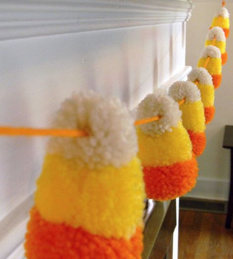 Candy Corn Pom Pom, Diy Candy Corn Garland, Yarn Halloween Decorations, Candy Corn Garland, Corn Garland, Yarn Pom Poms, Dulces Halloween, Handmade Candy, Pom Garland