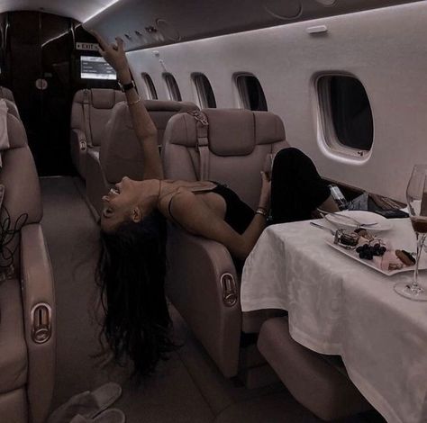 First Class Flights, Rich Girl Aesthetic, Private Plane, Rich Girl Lifestyle, Luxury Girl, Rich Lifestyle, Rich Women, Luxury Lifestyle Dreams, Luxury Aesthetic