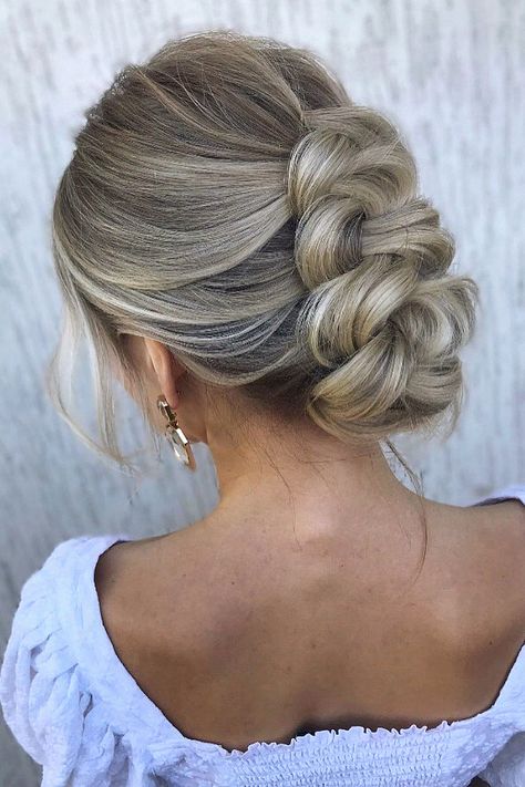 Another wedding updo looks ideal for your special day. I’m inspired by this one for bridal imagery. Keep it to your wedding inspiration. Updo Party Hairstyles, On Trend Updos, Plus Size Updo Hairstyles, Elegant Up Do, Wedding Low Updo, Sleek Wedding Updo, Formal Updos For Long Hair, Messy Bridal Updo, Bridesmaid Hair Up