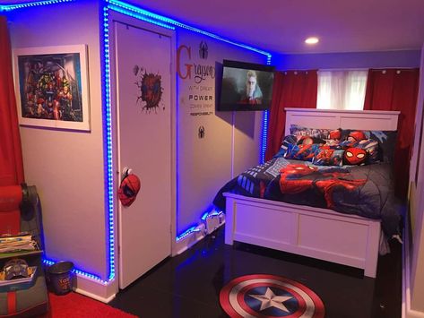 Marvel Teenage Bedroom, Marvel Avengers Bedroom Ideas, Marvel Room Ideas Boy Bedrooms, Spiderman Room Ideas Theme Bedrooms, Venom Bedroom Ideas, Rooms For Boys, Avengers Room Ideas Boy Bedrooms, Marvel Bedroom Ideas Boy Rooms, Spider Man Bedroom Ideas Little Boys