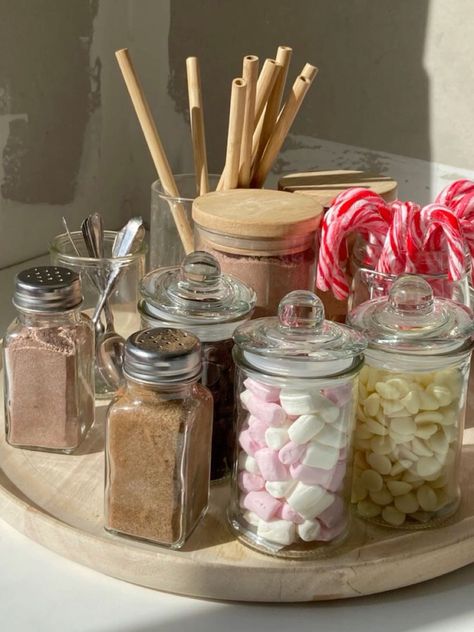 Hot Chocolate Station Kitchen, Aesthetic Hot Chocolate Bar, Hot Chocolate Corner Ideas, Hot Cocoa Bar Aesthetic, Hot Chocolate Bar Aesthetic, Fun Gift Exchange Games, Hot Chocolate Aesthetic, Hot Cocoa Bar Ideas, Hot Cocoa Station