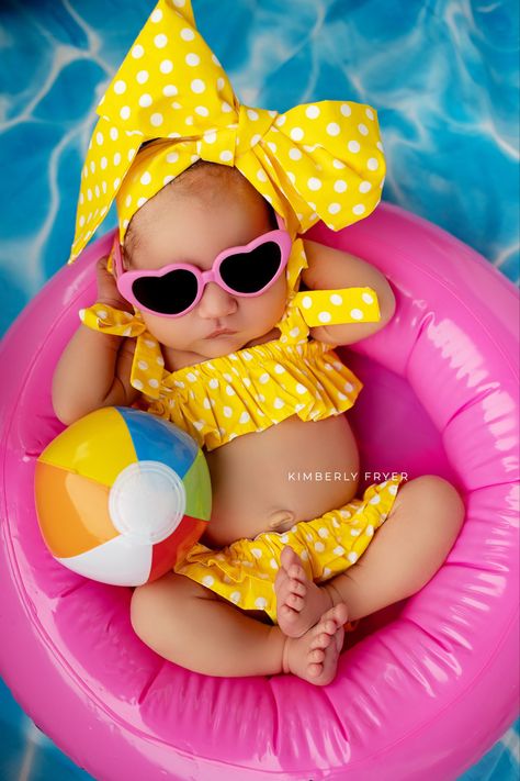 May Photoshoot Ideas Baby, Newborn Baby Photo Shoot Ideas, Summer Monthly Baby Pictures, Baby Summer Photo Shoot Ideas, Summer Infant Photoshoot, Summer Photoshoot For Baby, Baby Summer Pictures, Summer Baby Photoshoot Ideas, May Baby Photoshoot Ideas