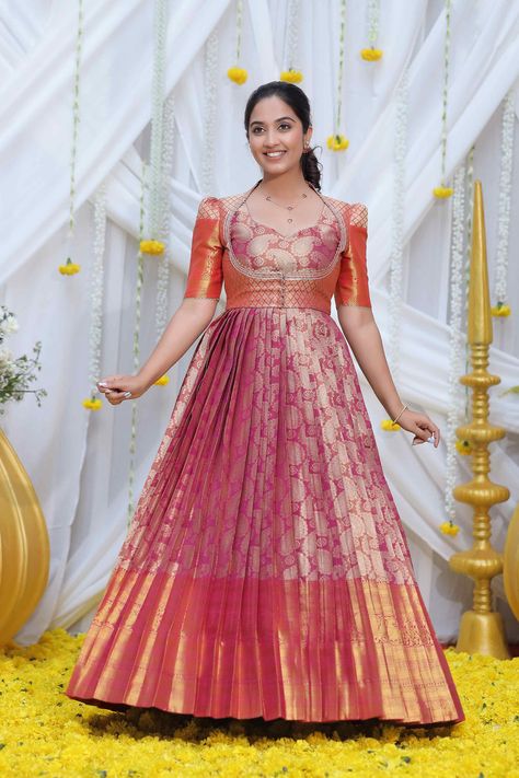 Exclusive Long Dresses - Springlove Party Wear Gown online Indian Anarkali Dresses, Frock Models, Simple Frock Design, Designer Anarkali Dresses, Long Frock Designs, Traditional Gowns, Long Gown Design, Simple Frocks, Lehenga Designs Simple