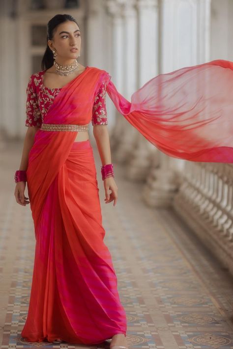 Pink Saare Blouse Combination, Rani Blouse Design, Ombre Shades Fabric, Chiffon Saree Blouse Designs Latest, Pink Blouse Designs For Saree Silk, Chiffon Blouse Designs, Red Chiffon Saree, Paulmi And Harsh, Red Sarees