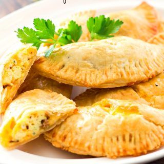 Bacon Egg And Cheese Turnovers, Breakfast Turnovers, Savory Hand Pies, Sausage And Egg Breakfast, Melissas Southern Style Kitchen, Hand Pies Savory, Hand Pie Recipes, Breakfast Burritos Recipe, Wakey Wakey