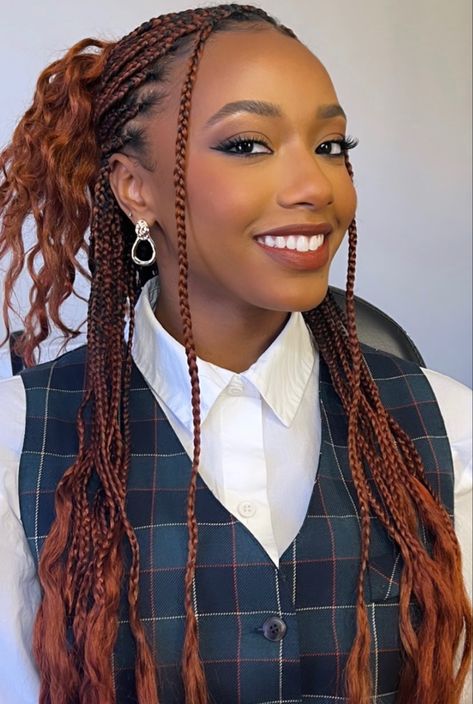 Auburn Spring Twists, Orange Brown Box Braids, Brown Red Box Braids, Fall Hair Black Women Braids, Fall Braid Hairstyles Black Women, Auburn Fulani Braids, Chestnut Braids On Black Women, Dark Ginger Hair Black Women Braids, Brown Red Braids For Black Women