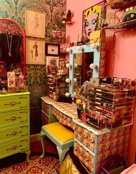 Maximalist Vanity Room, Whimsigothic Vanity, Maximalist Dressing Room, Maximalist Vanity, Maximalism Bedrooms, Boho Maximalism Bedroom, Eccentric Home Decor, Eccentric Maximalist, Maximalist Studio Apartment