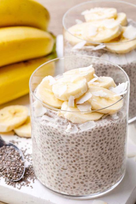 Banana Cream Pie Chia Seed Pudding (Made with Coconut Milk) - Healthy Substitute Pudding Recept, Chia Pudding Recipes Healthy, Banana Chia Pudding, Chia Seed Recipes Pudding, Coconut Chia Pudding, Coconut Chia, Healthy Substitutions, Chia Pudding Recipes, Healthy Food Facts