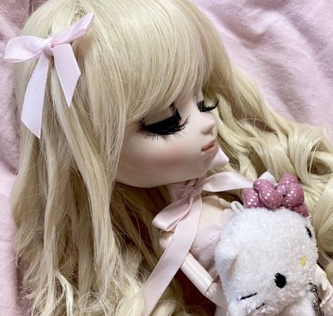 Blythe Dolls Cute, Dolly Doll, Doll Aesthetic, Pink Doll, Dream Doll, Living Dolls, Blogger Girl, Pretty Dolls, Cute Toys