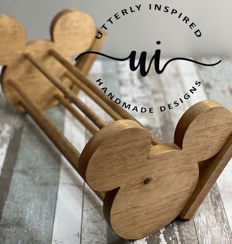 rganize and display all your beloved collectible ear headbands anywhere in your home with this beautiful custom made holder. Mouse Ears Display, Disney Display, Wood Crafts For Kids, Headband Holders, Mickey Mouse Bedroom, Mickey Mouse House, Disney Kitchen Decor, Headband Display, Disney House