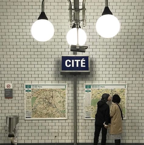 Paris metro Cite stop Metro Aesthetics, Paris Mood, Metro Paris, Paris Metro, Le Vide, Design Editorial, Newport Ri, Tulum Mexico, Mexico City