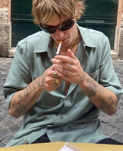 Aesop Karst, Patchwork Tattoo, Boyfriend Outfit, Tattoo Inspiration Men, Getting A Tattoo, Self Portrait Poses, Minimalist Tattoos, Boys Long Hairstyles, Mens Outfit Inspiration