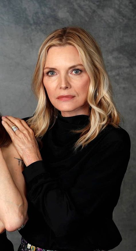 Michelle Pfeiffer Michelle Phiffer Hair, Michelle Pfeiffer Wallpaper, Michelle Pfeiffer Now, Michele Pfeiffer, Famous People Celebrities, Emily Jane, Blonde Actresses, Angela Lansbury, Beautiful Red Hair