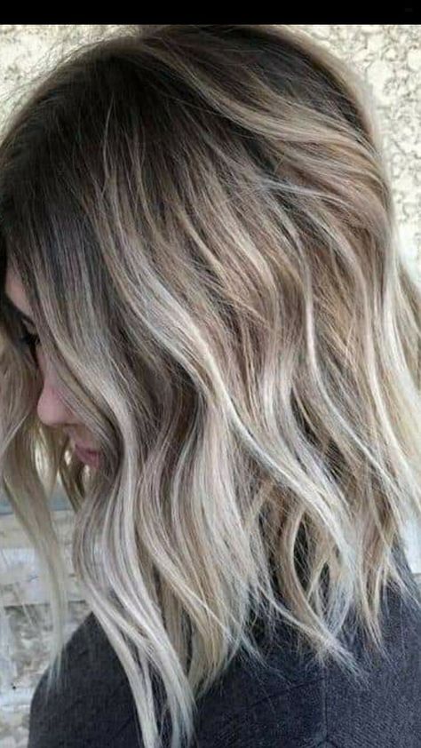 Short Brown Hair With Blonde Highlights, Ombré Short Hair, Blonde Ombre Short Hair, Sombre Hair Color, Ombre Short Hair, Blonde Colors, Balayage Hair Ash, Women Haircut, Sombre Hair