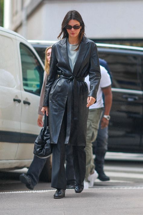 Kendall Jenner Paris, Balenciaga Coat, Paris September, Trench Coat Fall, Black Leather Coat, Green Trousers, Leather Trench, Jenner Style, Clothes Outfits