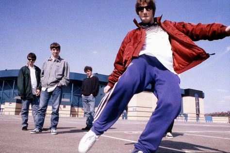 Oasis Live Forever, 90s Britpop, Oasis Live, Oasis Music, Liam Gallagher Oasis, Cool Britannia, Oasis Band, The Gallaghers, Band Photoshoot