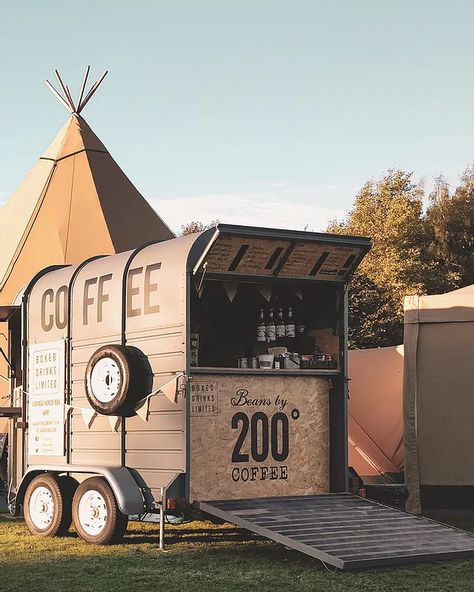 HORSE BOX | Boxed Drinks LTD Horse Box Coffee Shop, Horse Trailer Coffee Shop, Coffee Trucks, Converted Horse Trailer, Horse Box Conversion, Horsebox Bar, Container Coffee Shop, Coffee Food Truck, Bar On Wheels